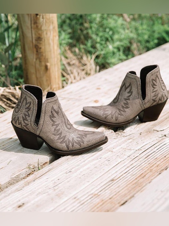 Ariat Shoes - Ariat Dixon Crackle Distressed Ankle Boot Sz 9 $210 Last Markdown